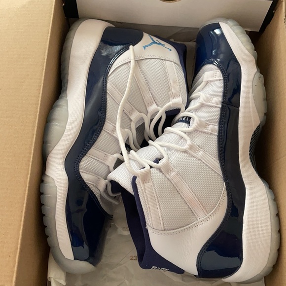 Air Jordan 11 Retro BG - Picture 2 of 4